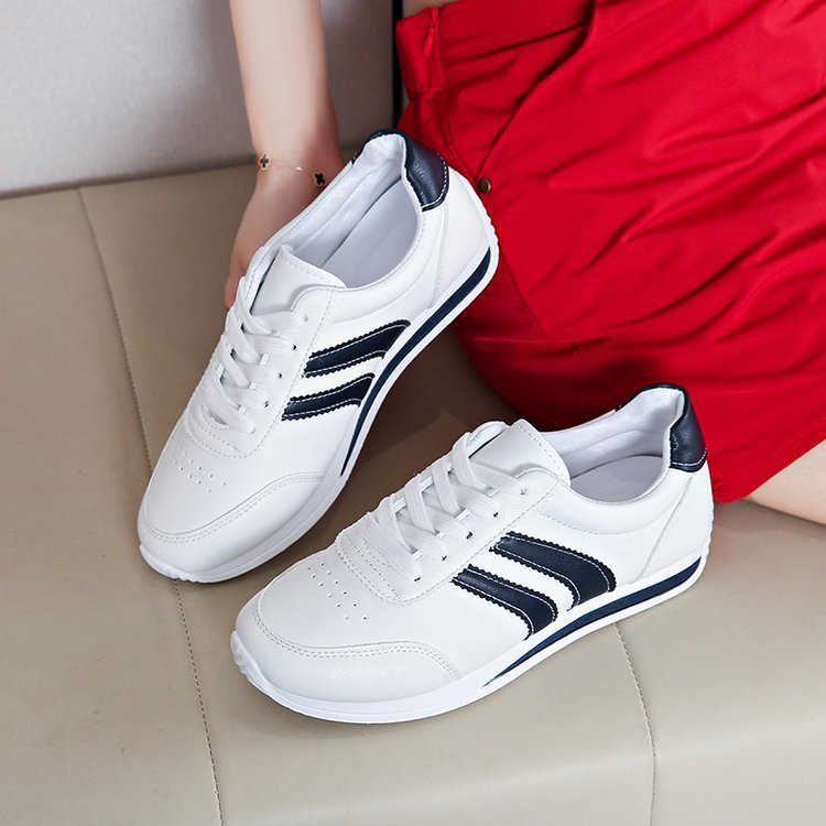 Casual Lace Up Soft Bottom Wild Sneaker