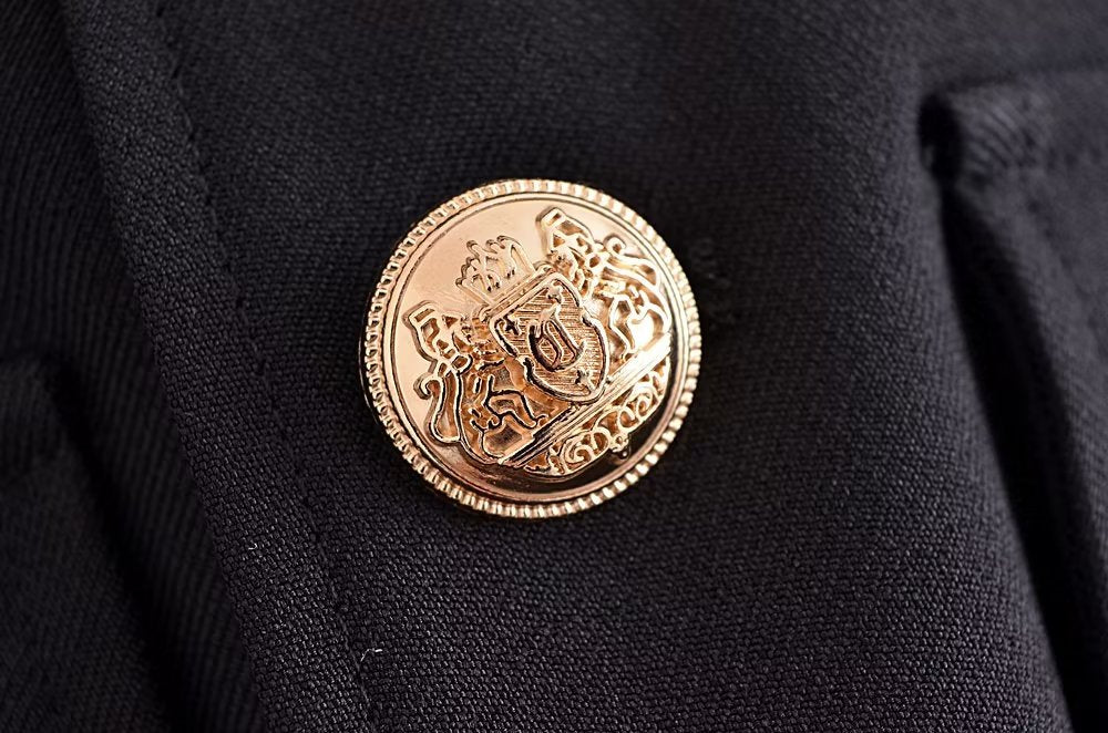 Ropa de otoño para mujer con cinturón, botones, decoración, blazer ajustado que favorece la figura