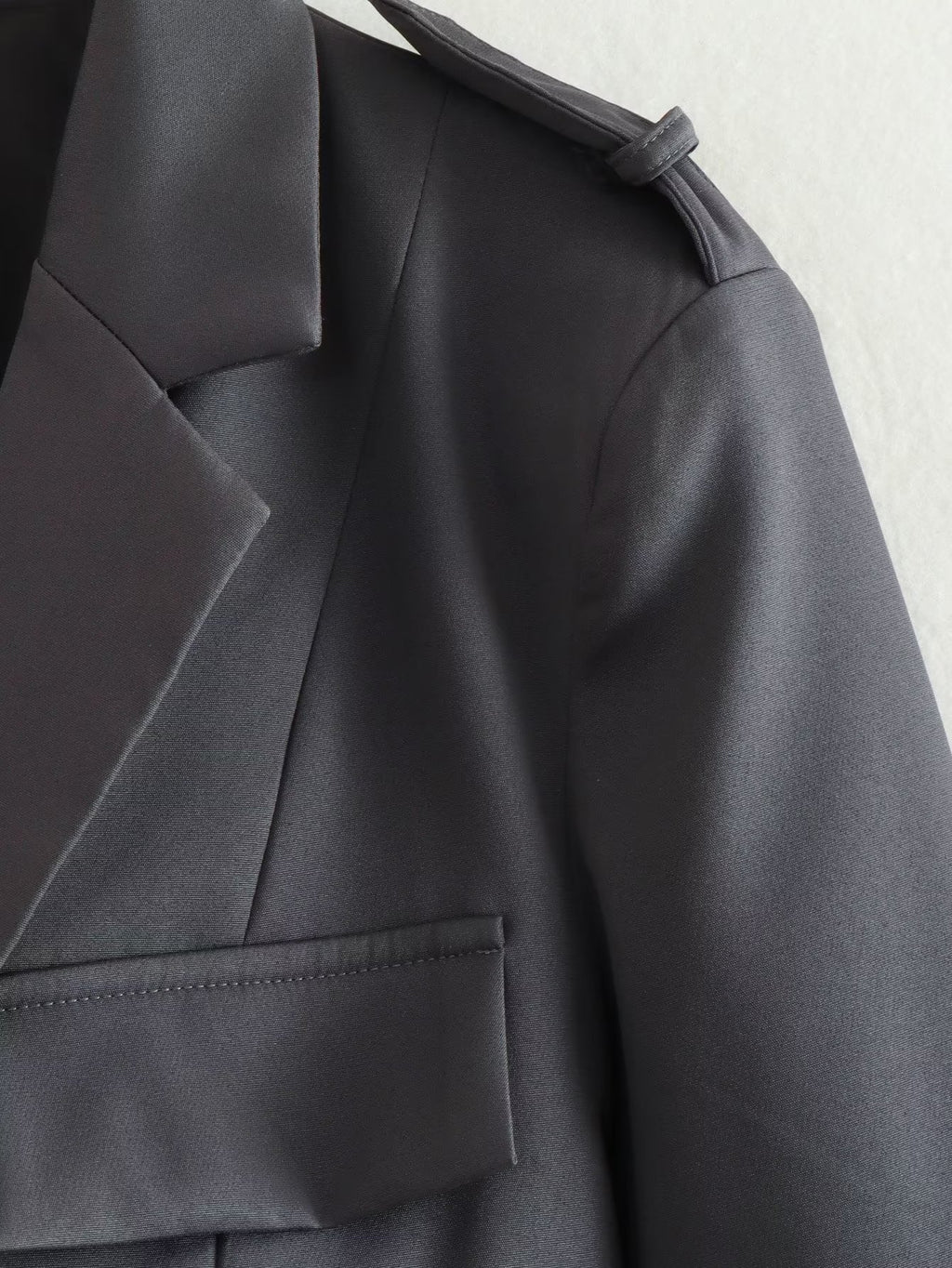 Blazer corto con cuello y patchwork adelgazante para mujer de otoño