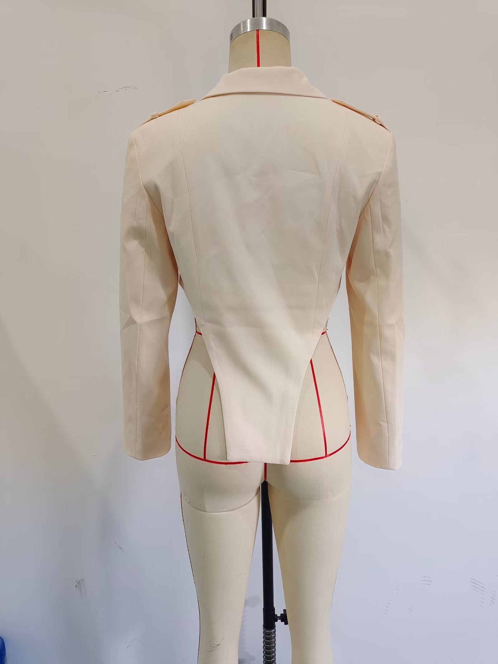 Blazer corto con cuello y patchwork adelgazante para mujer de otoño