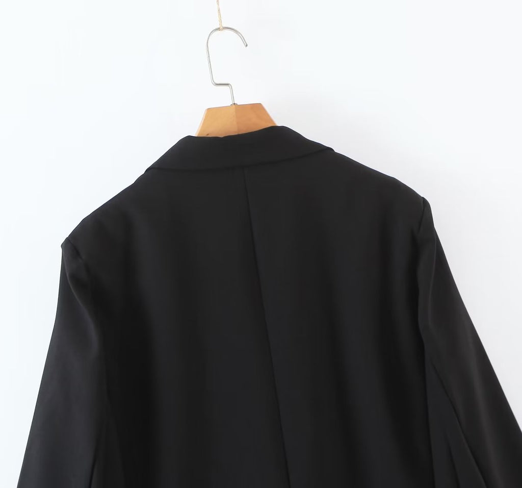 Blazer droit mi-long pour femme, taille S, style automne. Col à fermoir métallique.