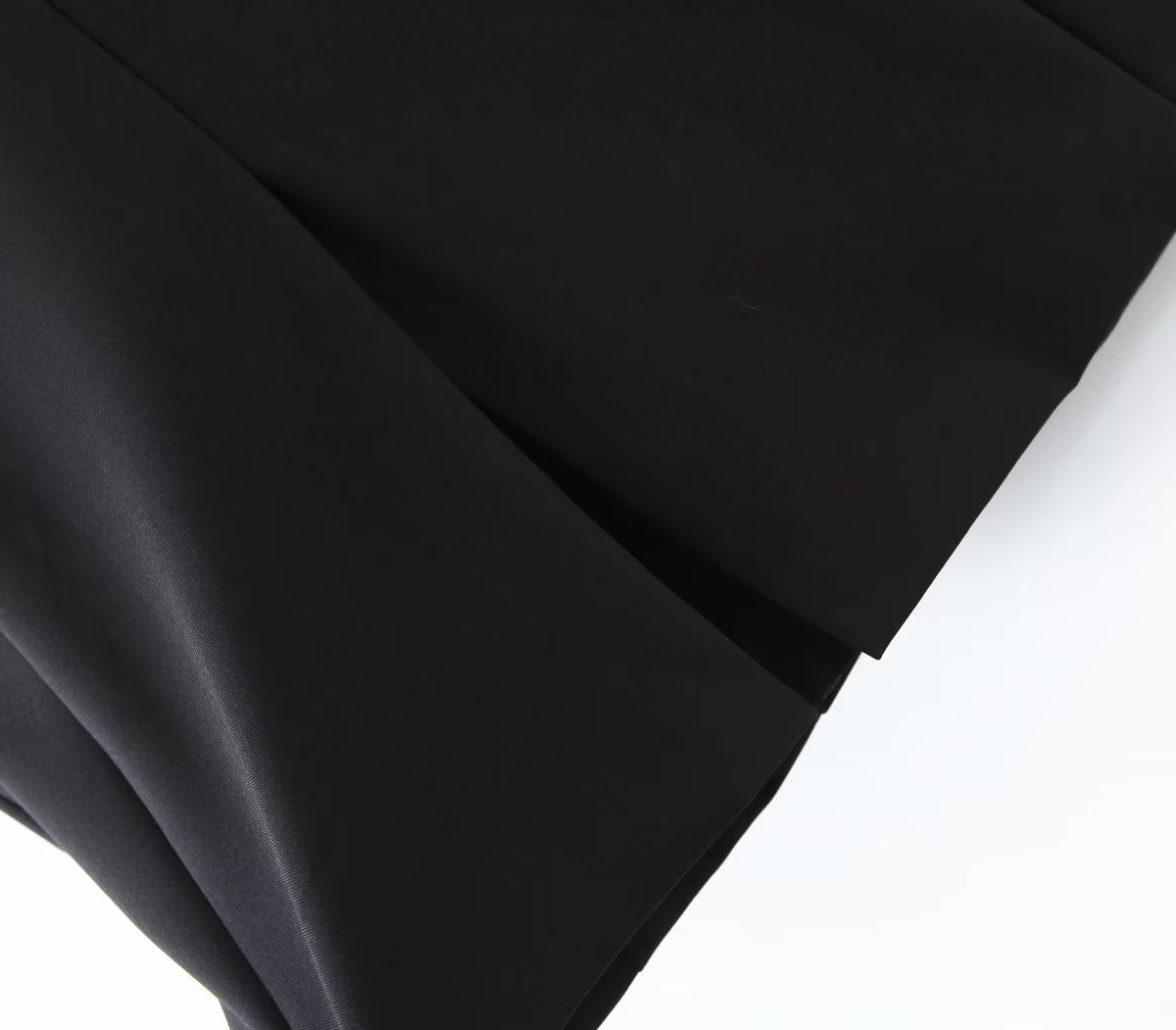 Blazer droit mi-long pour femme, taille S, style automne. Col à fermoir métallique.