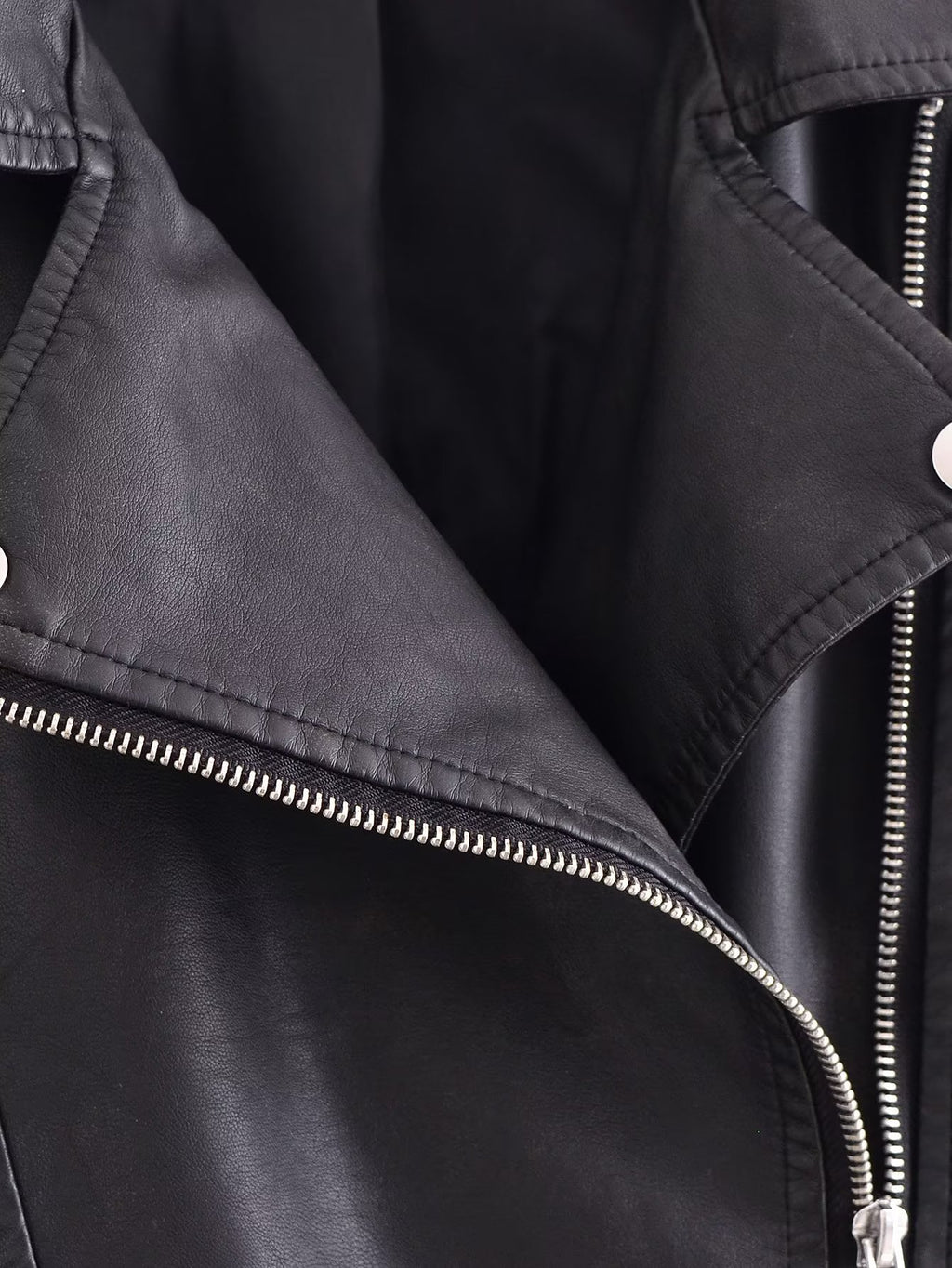 Chaqueta de cuero negra con cremallera y adorno para mujer, abrigo de cuero para motocicleta, primavera