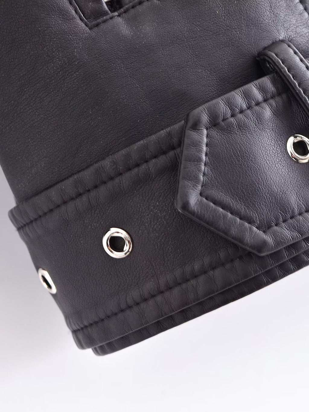 Chaqueta de cuero negra con cremallera y adorno para mujer, abrigo de cuero para motocicleta, primavera