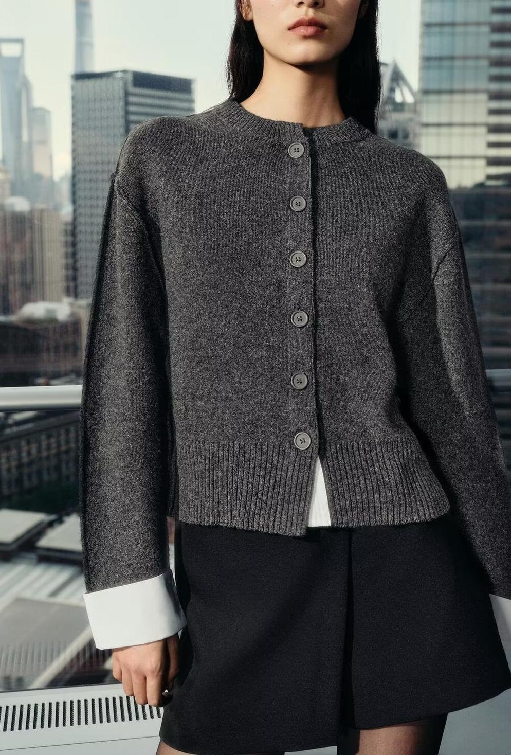 Elegant Women Clothing Stitching Contrast Color Fashionable Knitted Coat