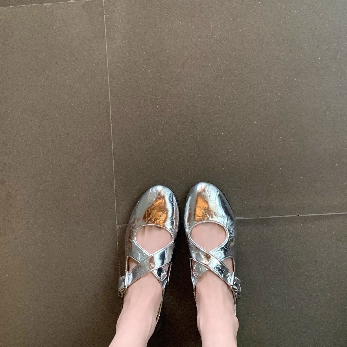 Cross Strap Silver Round Head Women's Shallow Mouth Flat Bottom Leather Shoes