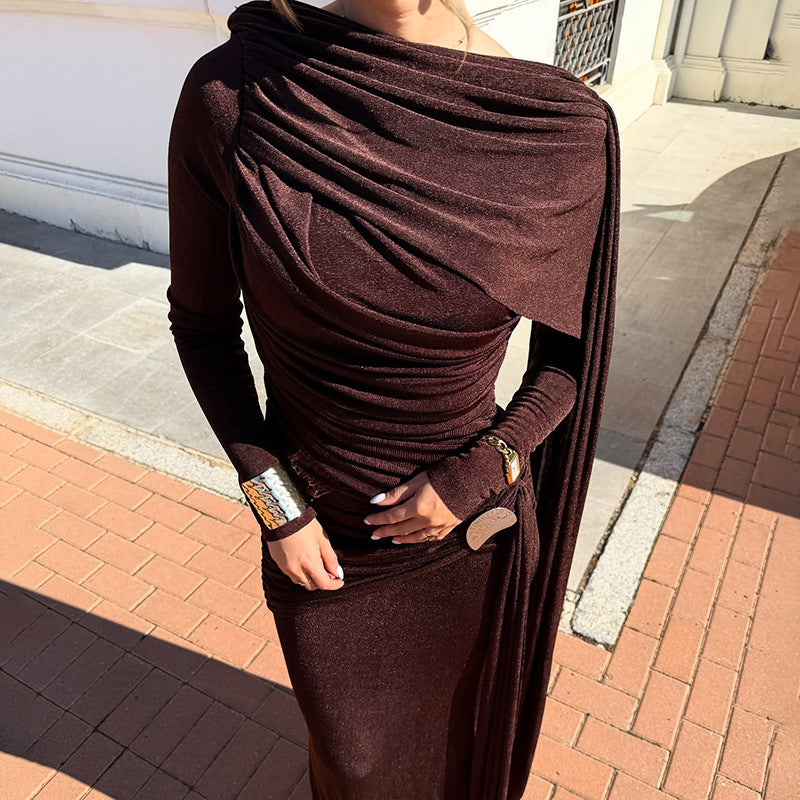 Robe maxi unie à taille cintrée et ruban plissé, idéale pour l'automne et l'hiver