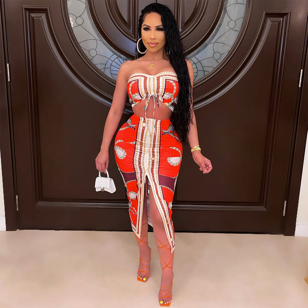 Conjunto de falda de dos piezas con pliegues sexys y abertura en el pecho