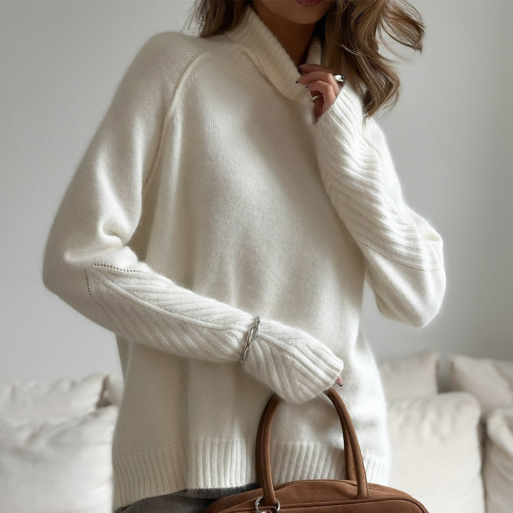 Pull en maille blanc ample et décontracté pour femme, idéal pour l'automne et l'hiver.