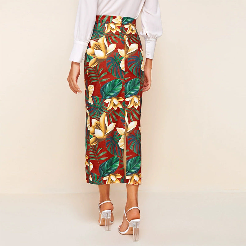 Falda de cintura alta, adelgazante, de longitud media, con abertura en forma de A