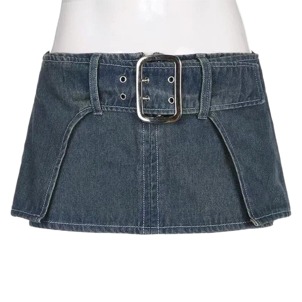 Falda vaquera ultracorta de dos capas con diseño personalizado y sexy, con cintura desgastada y gran botonadura, que levanta la cadera.