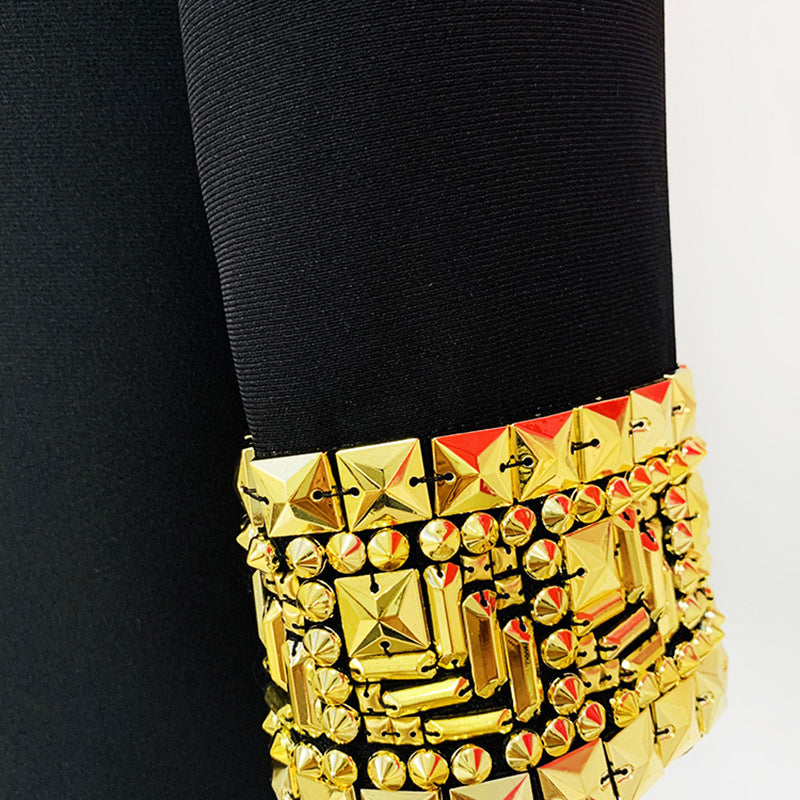 Blazer de largo medio con un botón y cuentas de la industria pesada con puños de estrellas de Goods