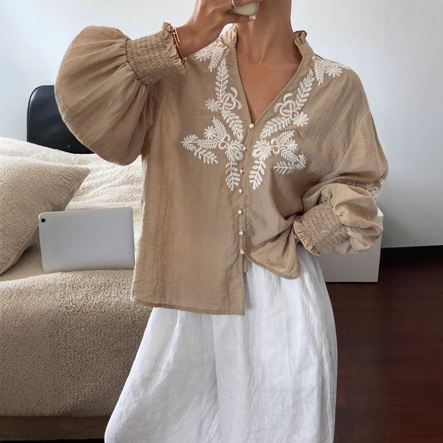 V neck Solid Color Machine Embroidery Pearl Single Breasted Lantern Long Sleeve Top