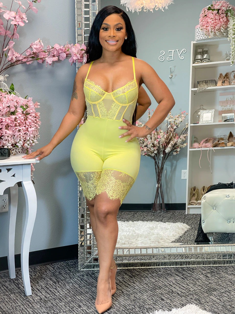 Combinaison sexy décontractée en dentelle avec corset et soutien cartilagineux